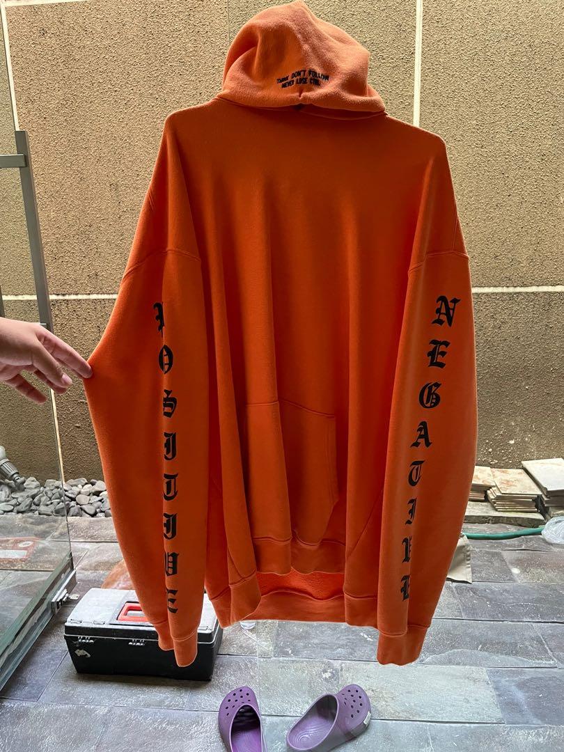 HOODIE H M ORANGE Fesyen Pria Pakaian Atasan di Carousell