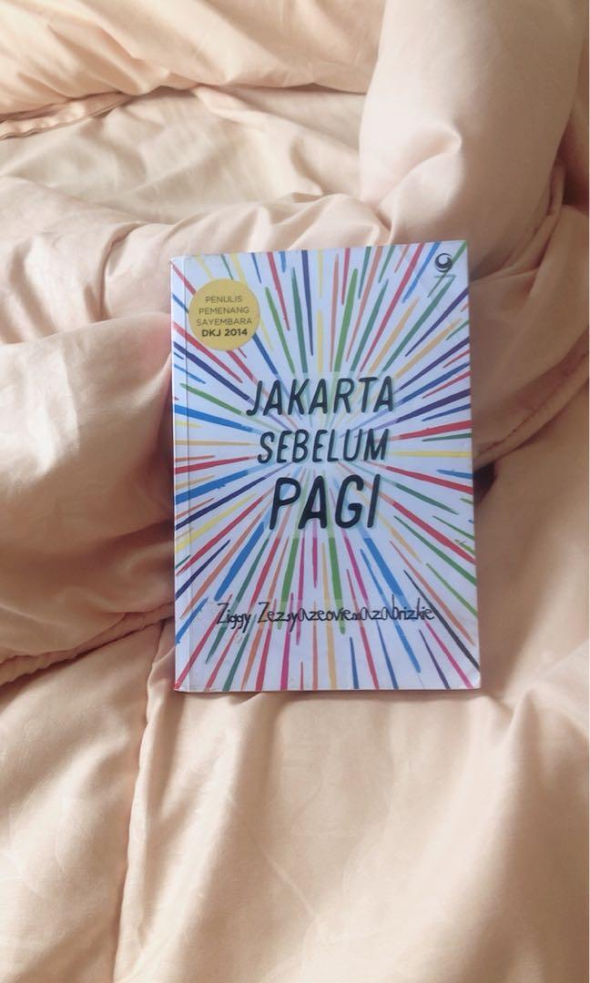 Jakarta Sebelum Pagi by Ziggy Original First Edition, Buku & Alat Tulis