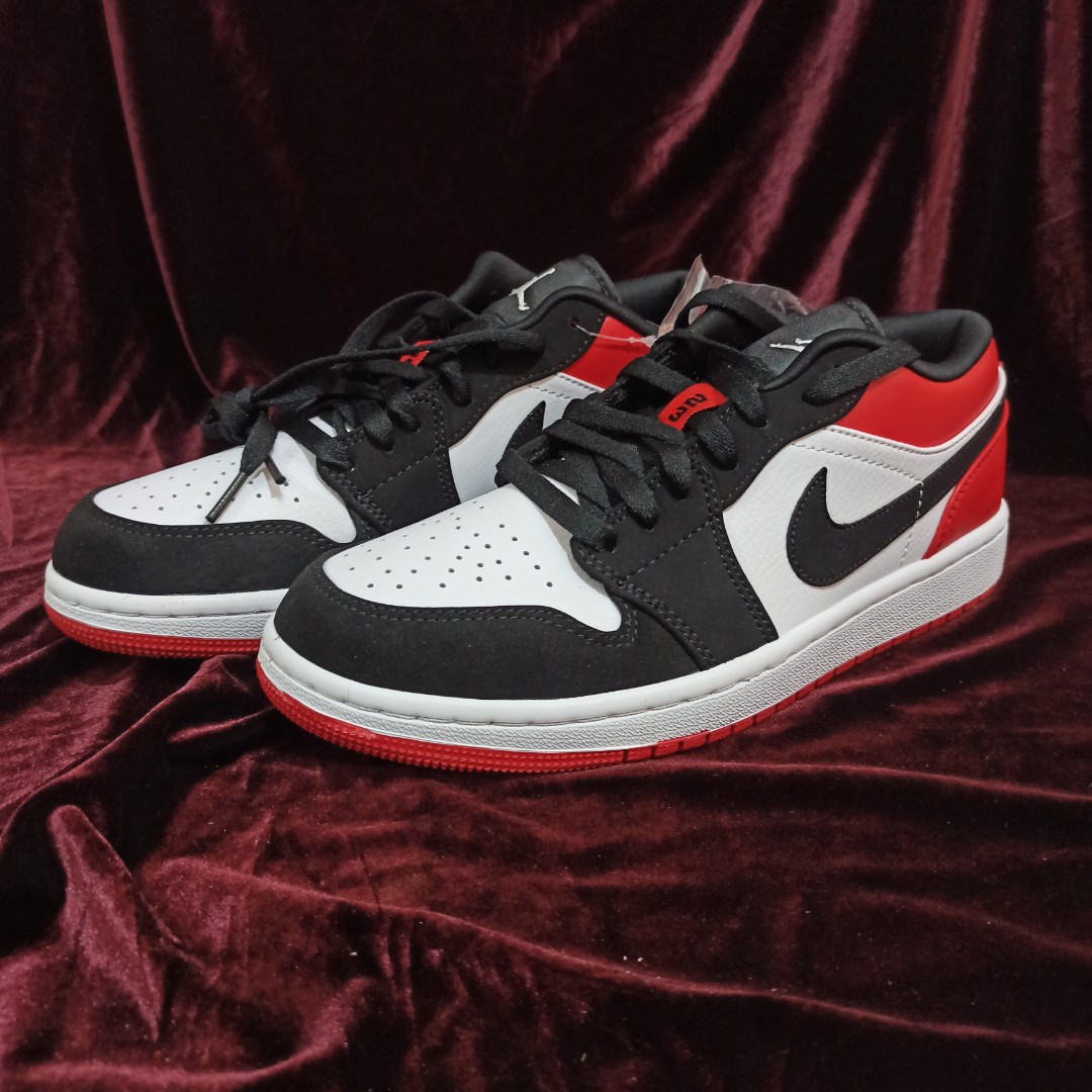 Jordan 1 low cut black toe clearance