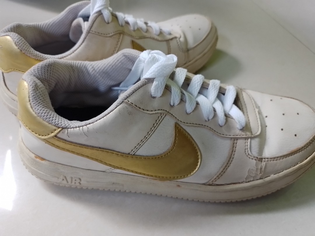 Outlet top sepatu nike