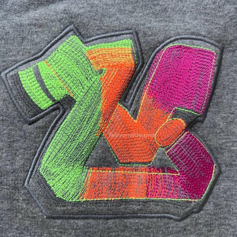 Sweaters Louis Vuitton Louis Vuitton 3D LV Graffiti Embroidered Zipped Hoodie in Grey Cotton