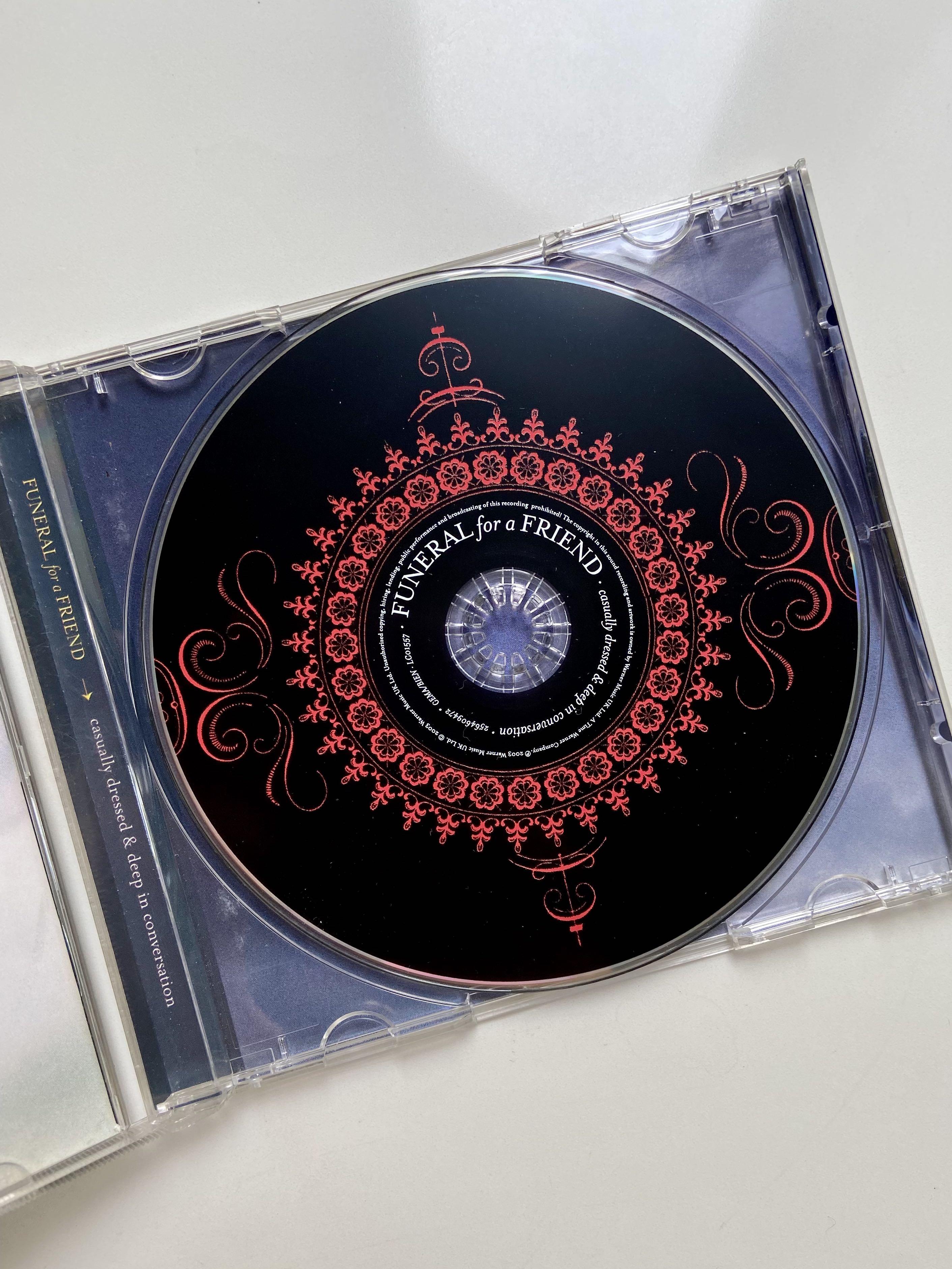 [M] Funeral For A Friend Casually Dressed & Deep In Conversation