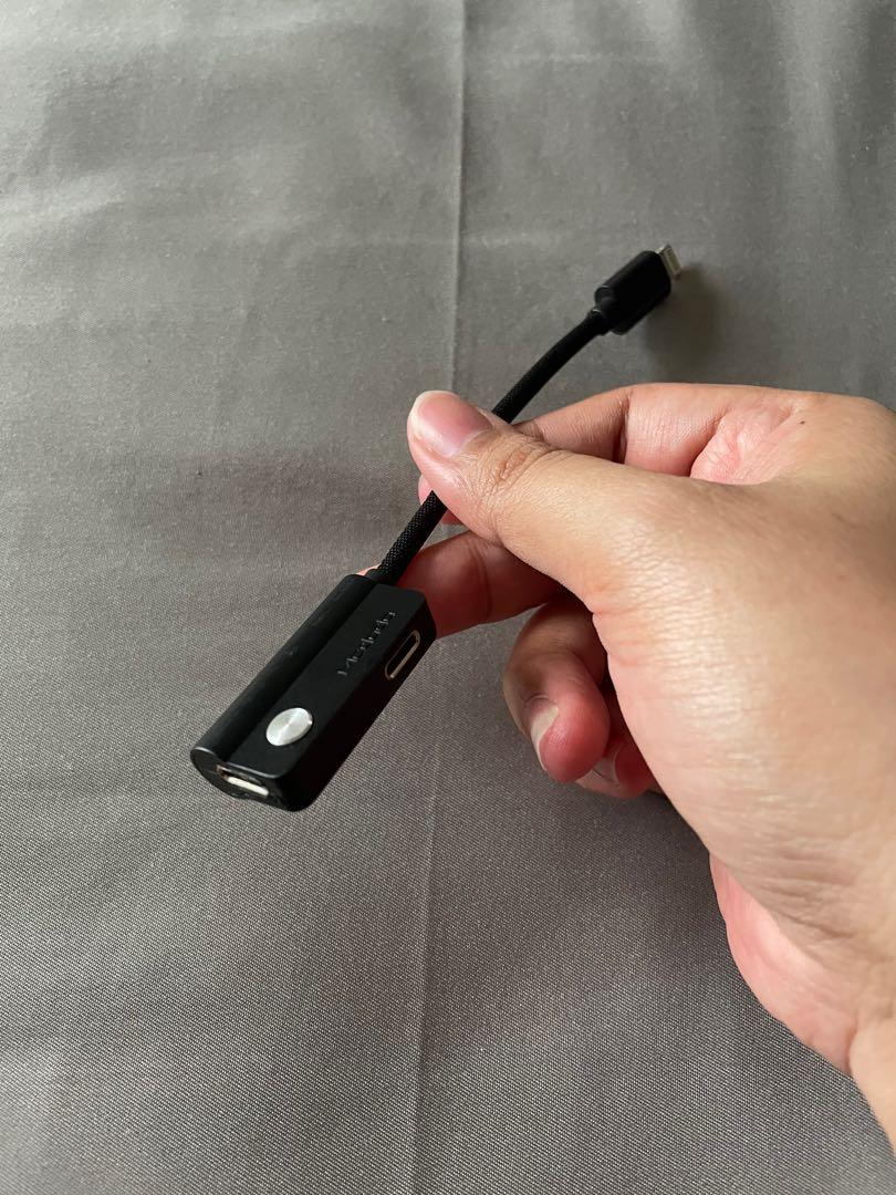 Mcdodo Lightning Cord Splitter (Category: Chargers & Cables) located in San Pedro. Submitted by mvmlg (Listing ID 1173822237, Image 3). Description: Price is negotiable, send me your offers 😉 Original price: 600 RFS: Decluterring No more packaging.