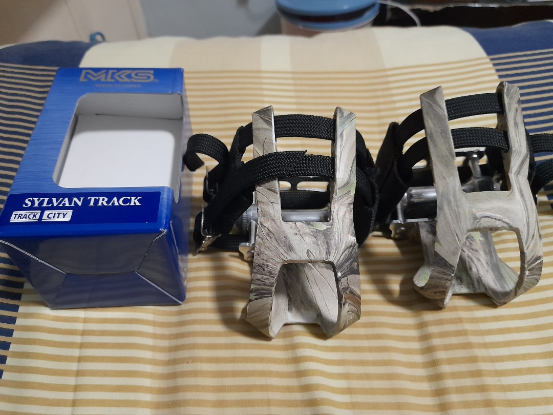 mks sylvan road pedals with toe clips and straps