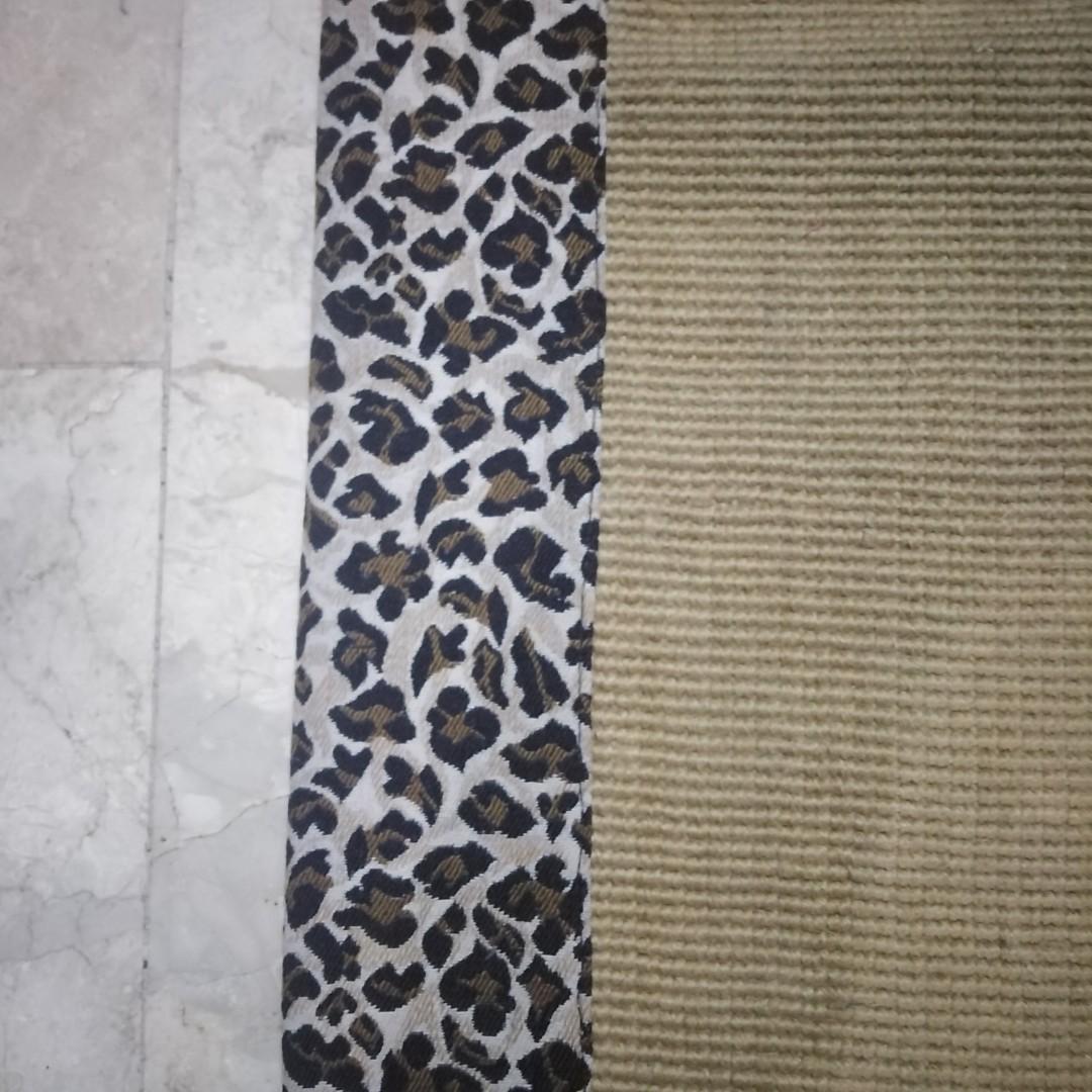 Native Carpet (Category: Carpets, Mats & Flooring) located in Marikina City. Submitted by jesus1smysavi0r (Listing ID 1173923591, Image 2). Description: Made from Jute Imported from Australia with Leopard style cloth covering the edges.