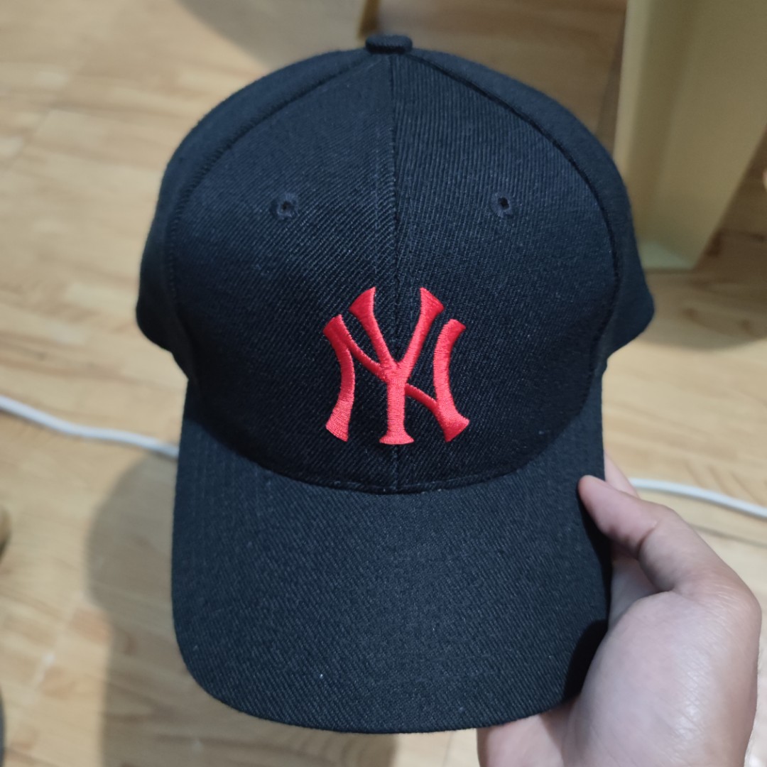 New York Yankees Vintage Cap, Men's Fashion, Watches & Accessories