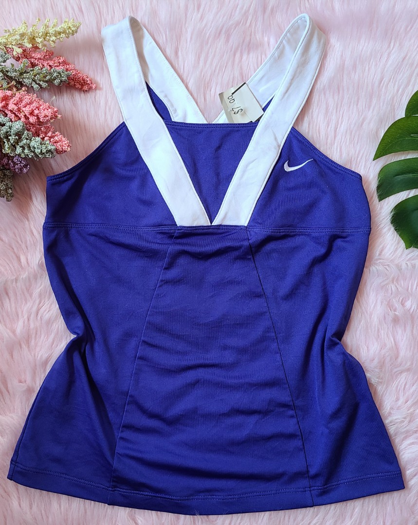 Nike drifit workout shirts, Women's Fashion, Activewear on Carousell