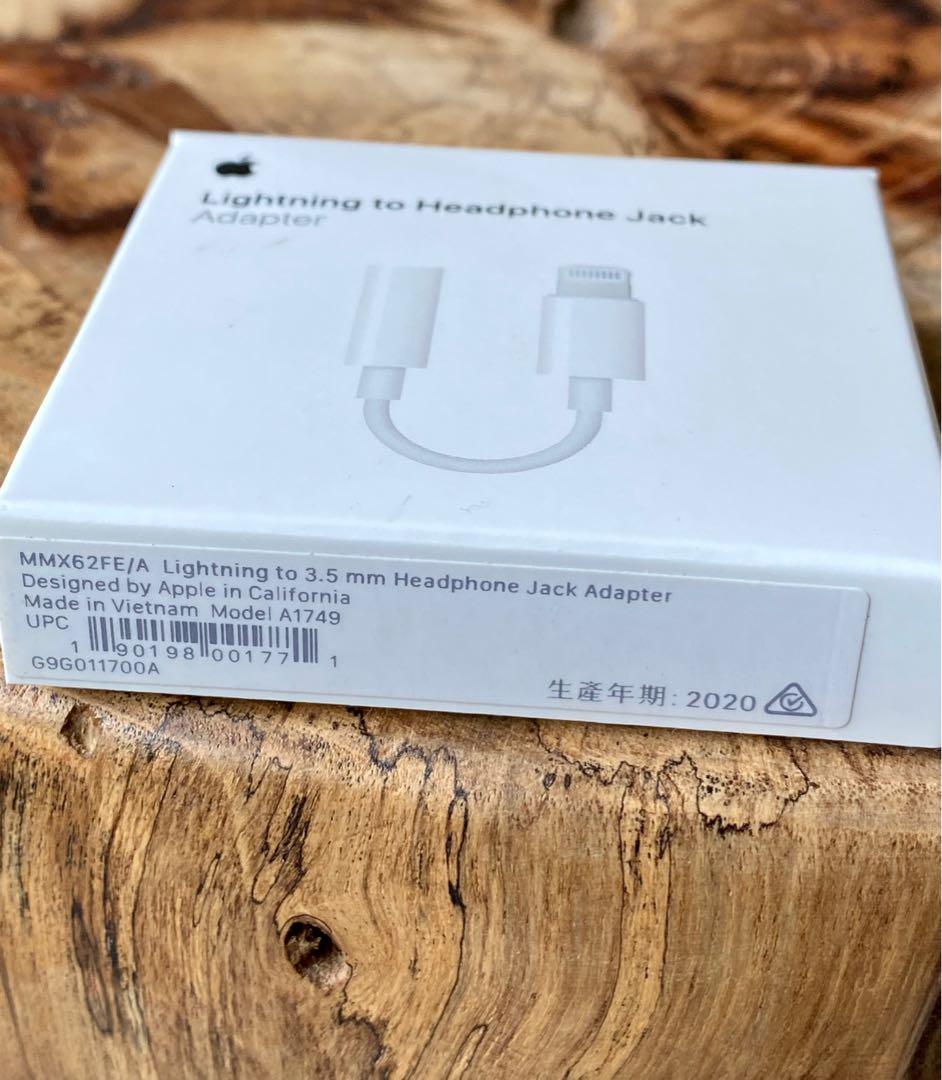 Original Apple lightning to headphone jack adapter, Mobile Phones