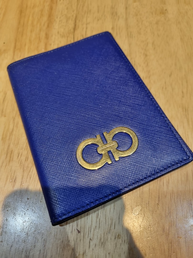 Ferragamo passport holder sales