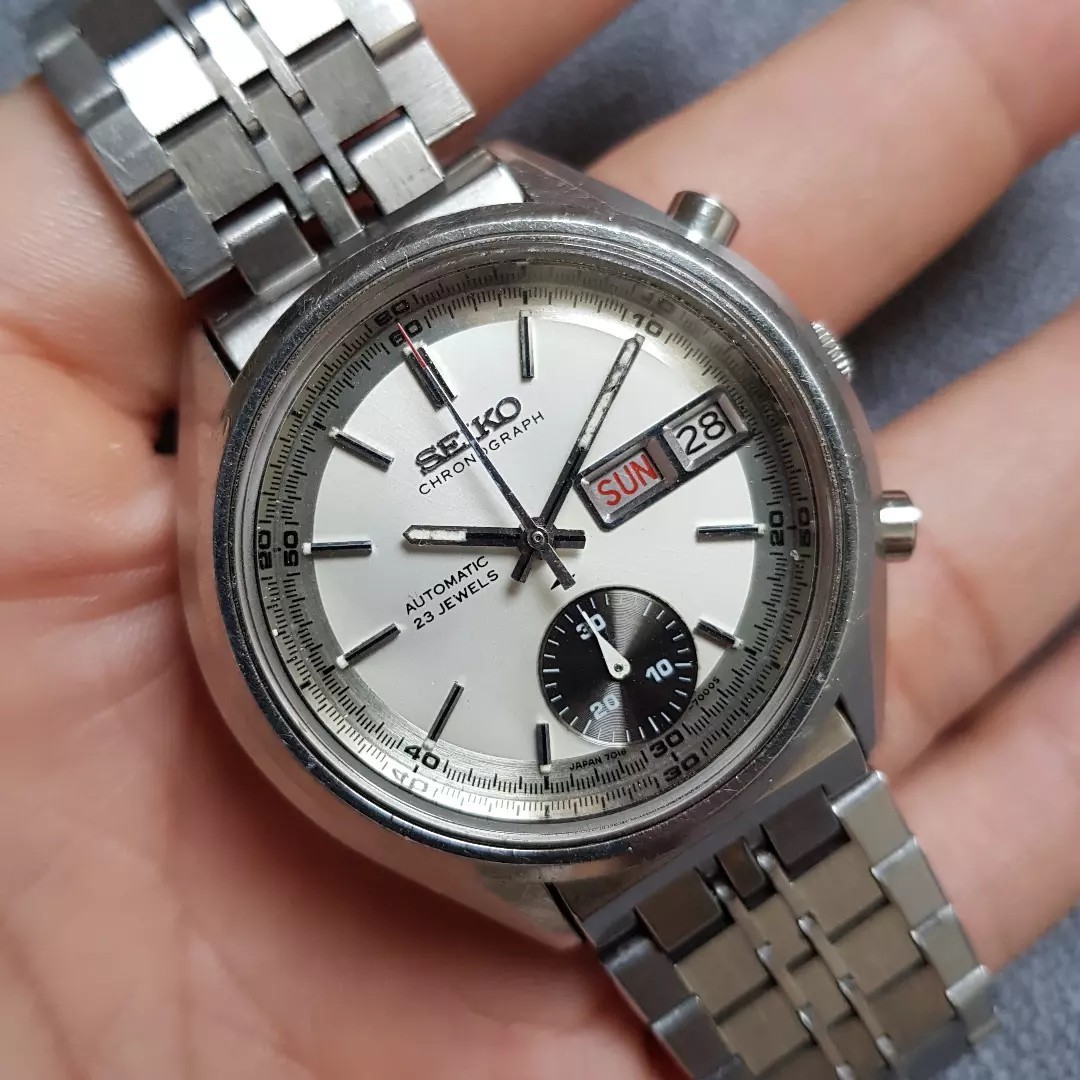 Seiko Chronograph Panda 7018-7000, Men's Fashion, Watches & Accessories,  Watches on Carousell