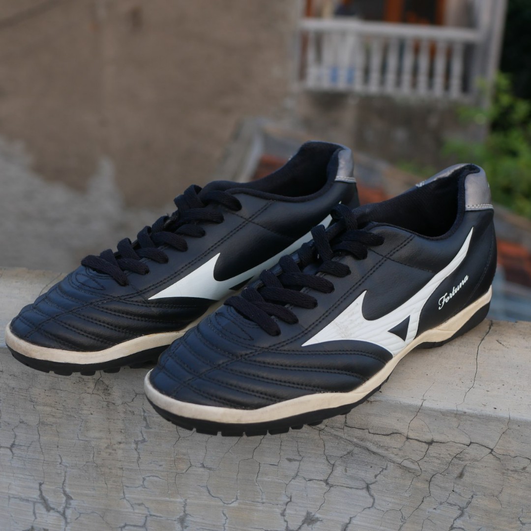 Sepatu futsal mizuno fortuna top