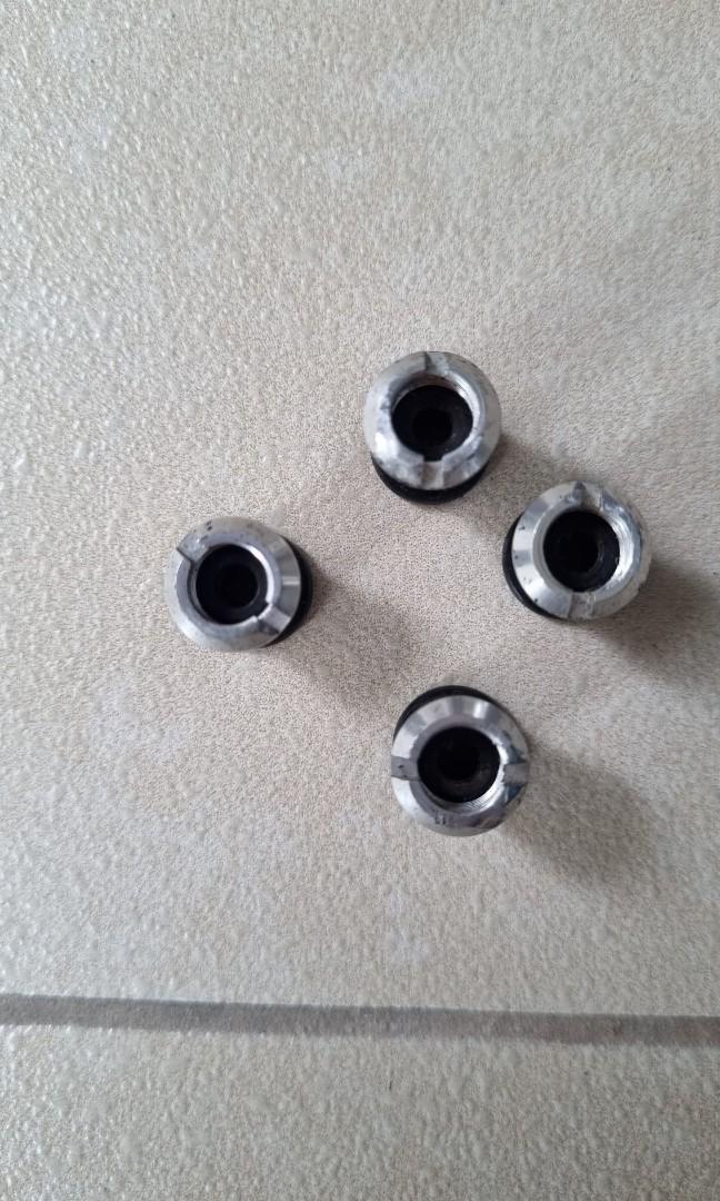 Shimano XT - Chain ring BCD (bolt circle diameter) (Category: Bicycles) located in Makati City. Submitted by citydweller2020 (Listing ID 1173755222, Image 1). Description: Chain ring BCD (bolt circle diameter) - galomg sa Shimano XT from my MTB Di ko na sure anong sukat RFS: Bawas kalat Item in Makati, for Lalamove or shipping.