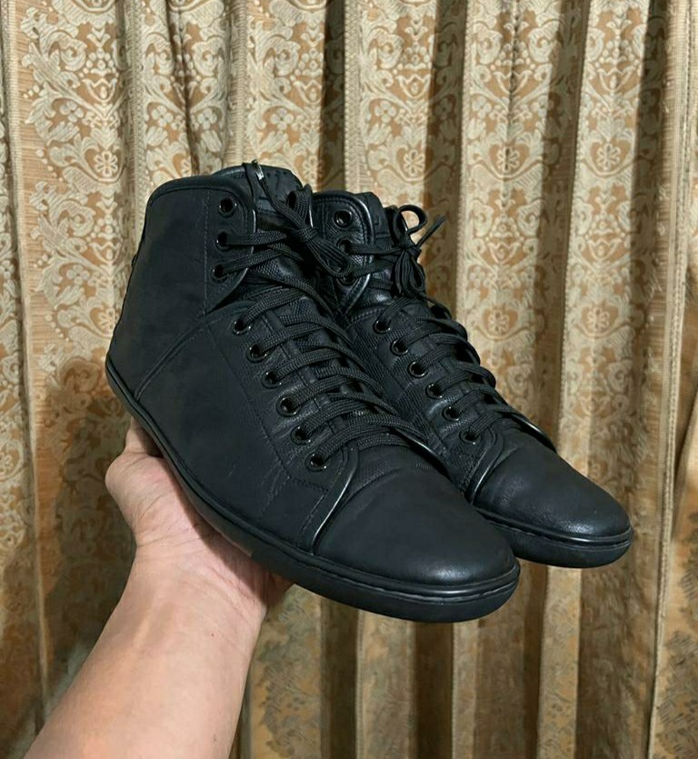 Sepatu boots lv