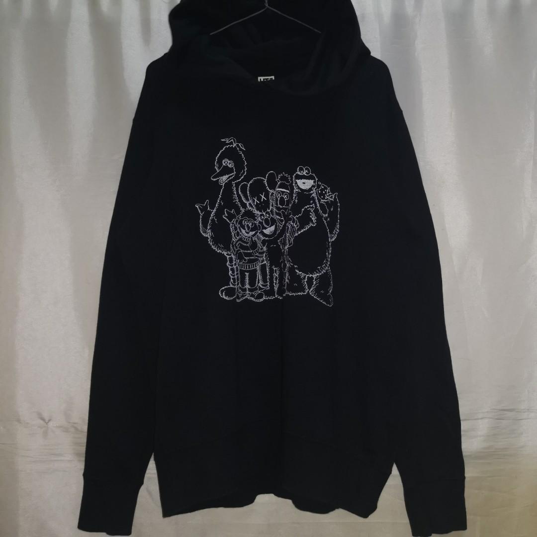 Kaws x uniqlo store x sesame street hoodie