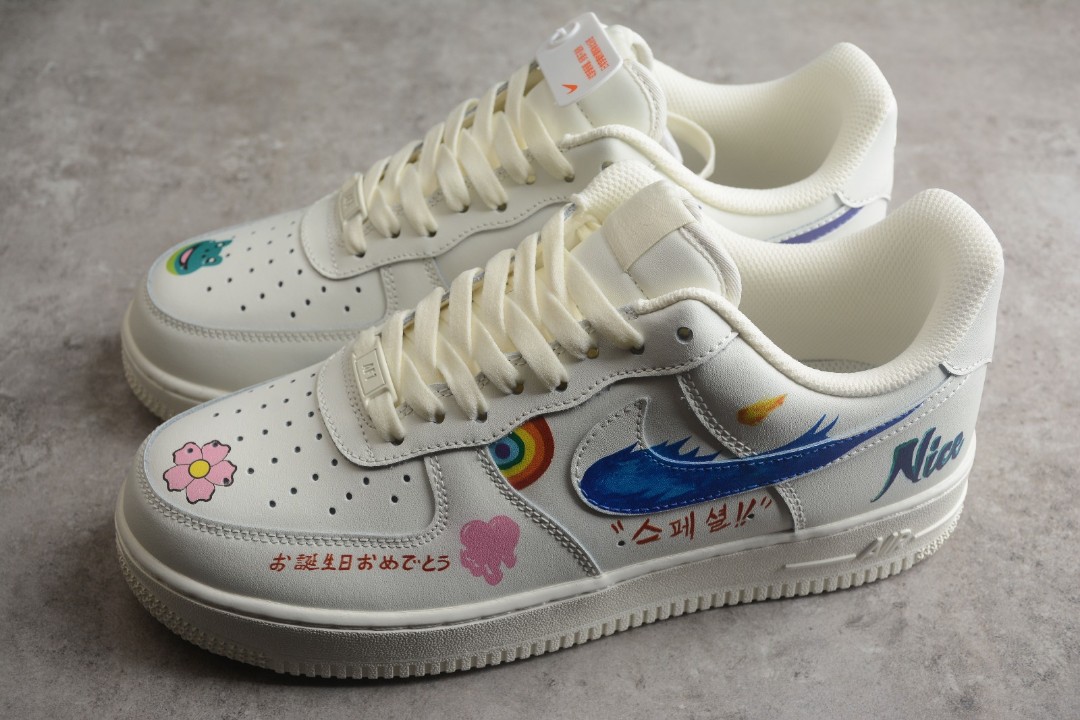 Unisex Nike Air Force 1'07 Beige Flower Design, Women's Fashion, Footwear,  Sneakers on Carousell