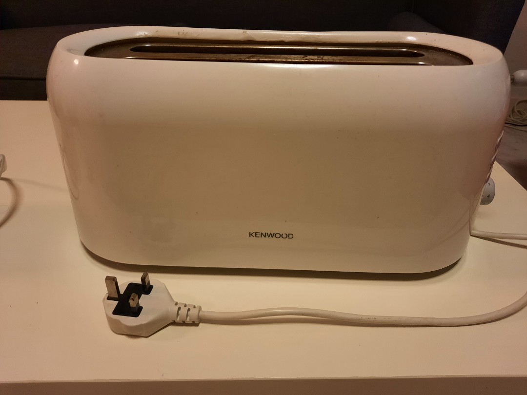 4 slice Kenwood toaster TTP210, TV & Home Appliances, Kitchen