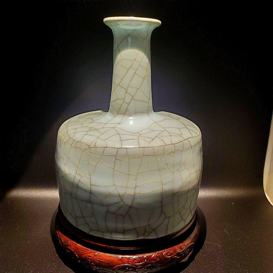 日本回流系列高古瓷名品：南宋修內司官窯灰青釉紙槌瓶斷為南宋收藏