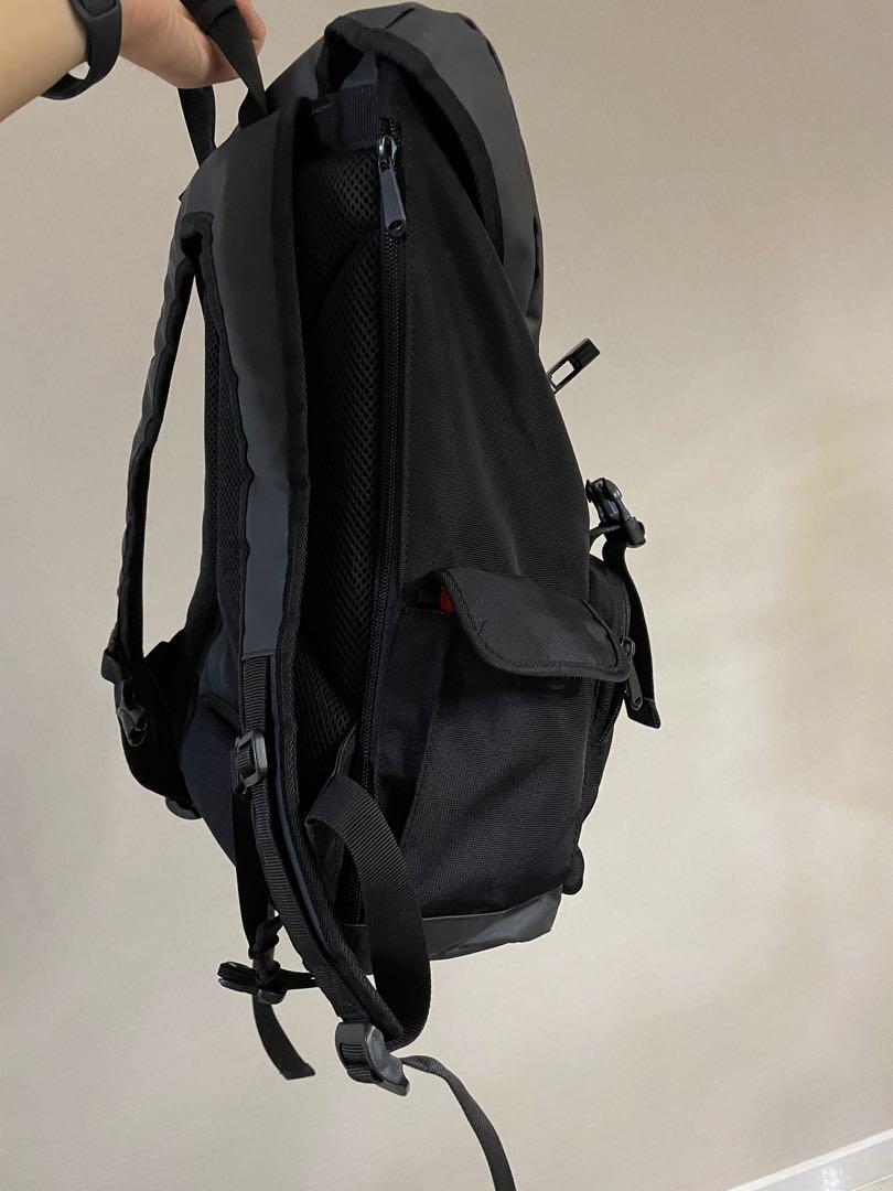 Backpack (Category: Backpacks) located in Singapore. Submitted by delete18 (Listing ID 1174044449, Image 4). Description: Backpack with 15 inch laptop compartment. Original price $70. Small front compartment has sleeves for devices such as phones, cables, etc.. Smallest compartment in the front for other miscellaneous items. Has ink stains in front zip. Price slightly negotiable..