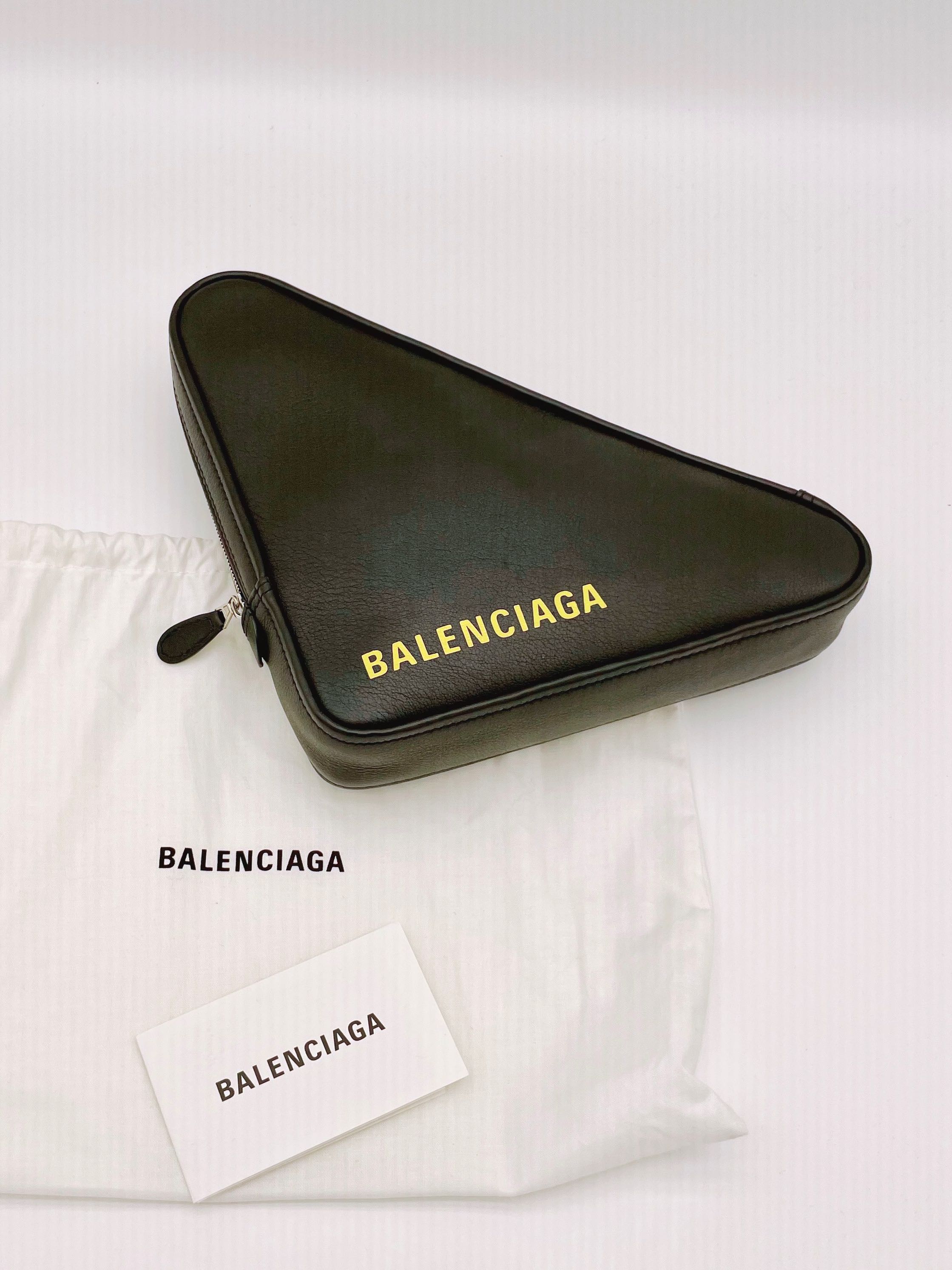 Balenciaga Triangle Pouch Black Leather Medium ref.1060339 - Joli Closet