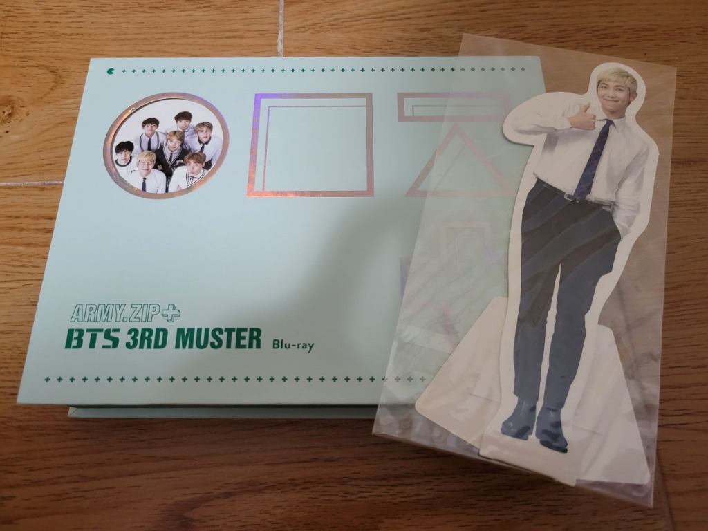 BTS 3rd MUSTER - ARMY ZIP+ (Blu-ray 藍光) - RM 立牌, 興趣及