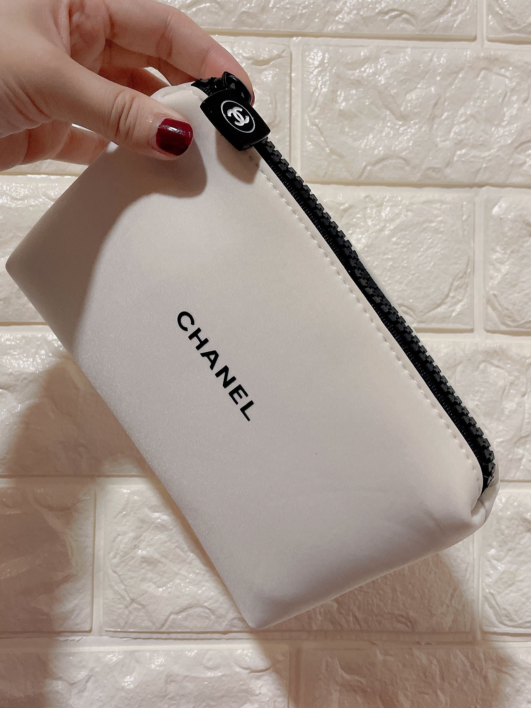 Black chanel makeup bag store