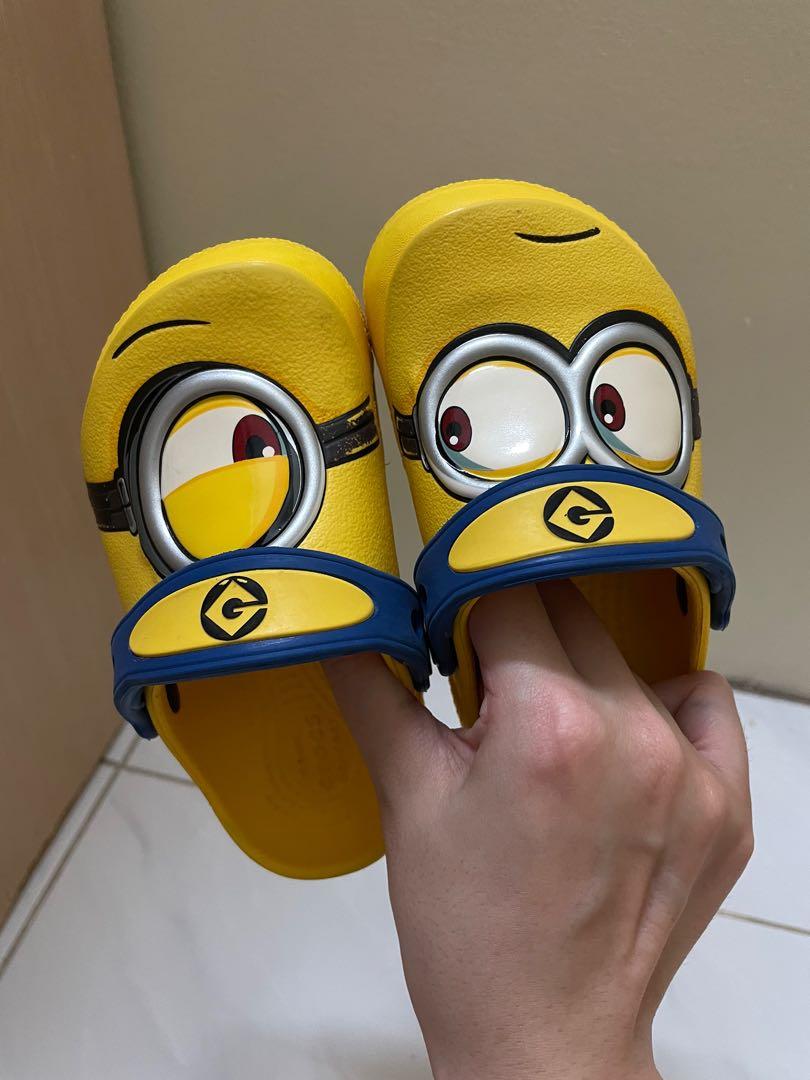 Minion sandals top