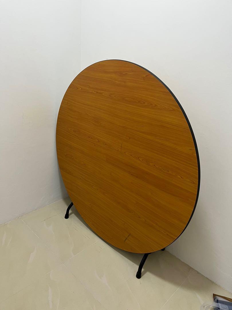 Foldable Table (Category: Tables & Sets) located in Singapore. Submitted by teacupthreads (Listing ID 1174097660, Image 1). Description: Approx 118cm across! Almost like new! Self collect only.