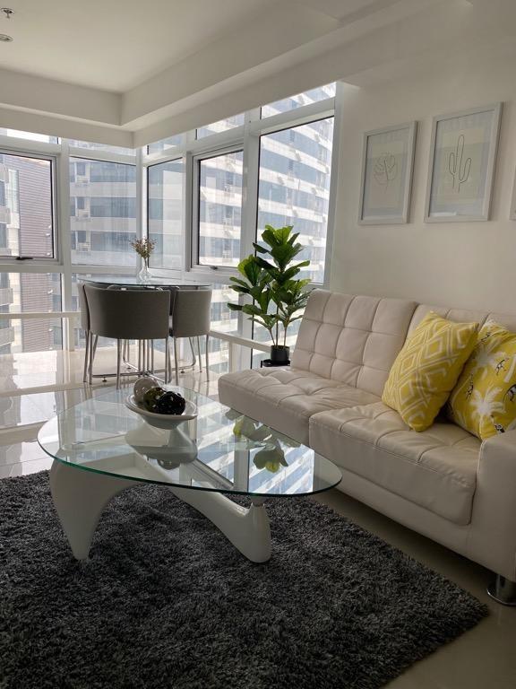 For Lease 2 BR Loft type CORNER UNIT Fort Victoria BGC , Taguig