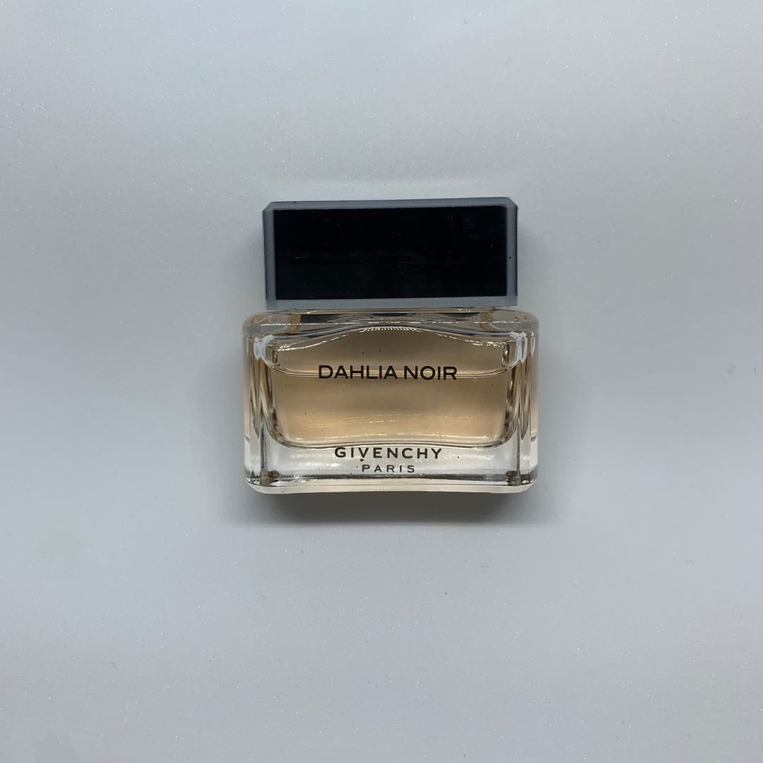noir givenchy