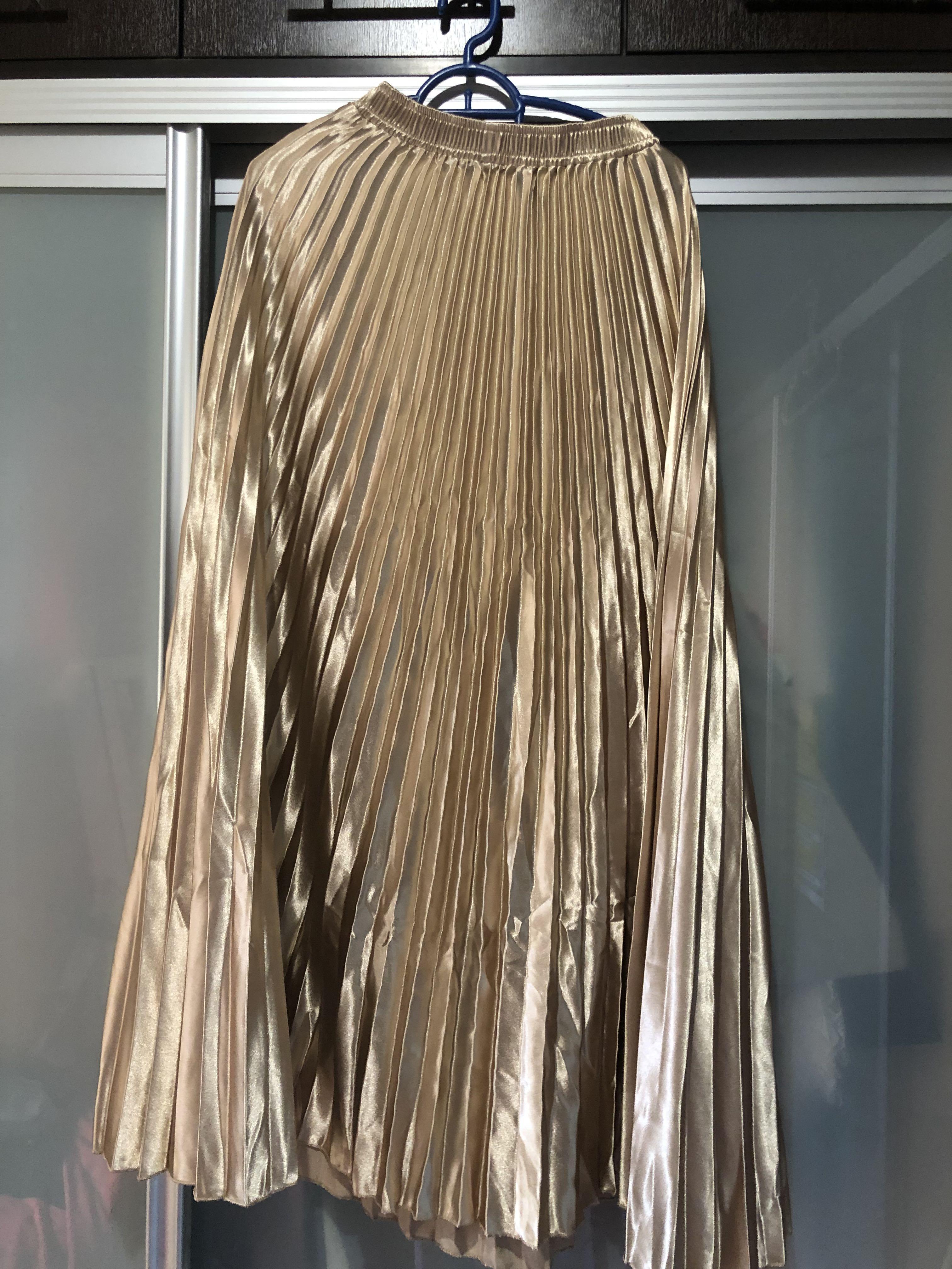 Gold pleated outlet skirt satin
