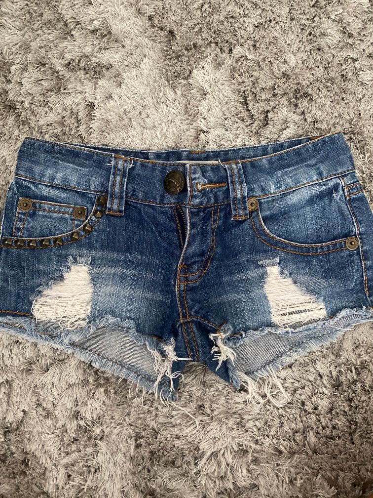 JEAN SHORTS, Women's Fashion, Bottoms, Shorts on Carousell