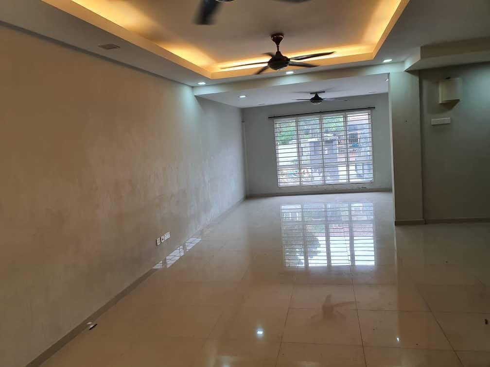 [JUAL] RUMAH TERES DOUBLE STOREY BANDAR SAUJANA PUTRA, Property, For