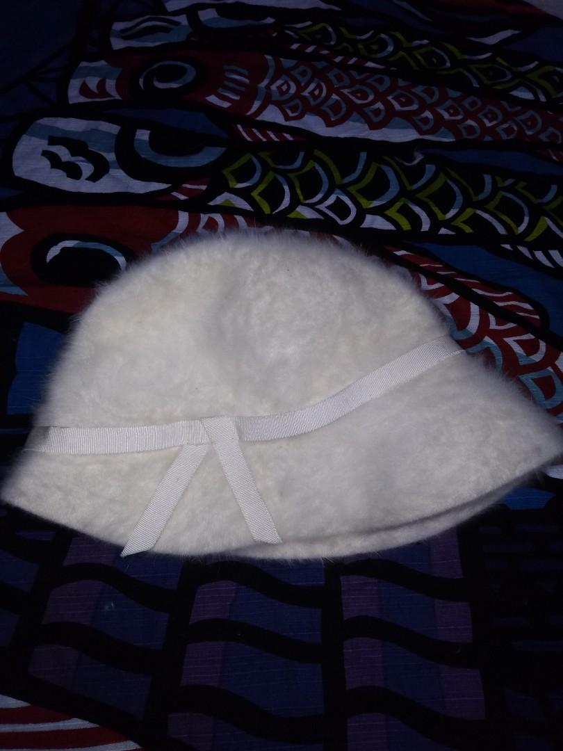 KANGOL FAUX FUR BUCKET HAT (Category: Caps & Hats) located in General Santos City (Dadiangas). Submitted by hypocritesociety (Listing ID 1174074476, Image 1). Description: kangol faux fur bucket hat (womens) size: med/large cut washtag made in england like new condish price: 5oo + sf mop: palawan / gcash cour: j&t / jrs.