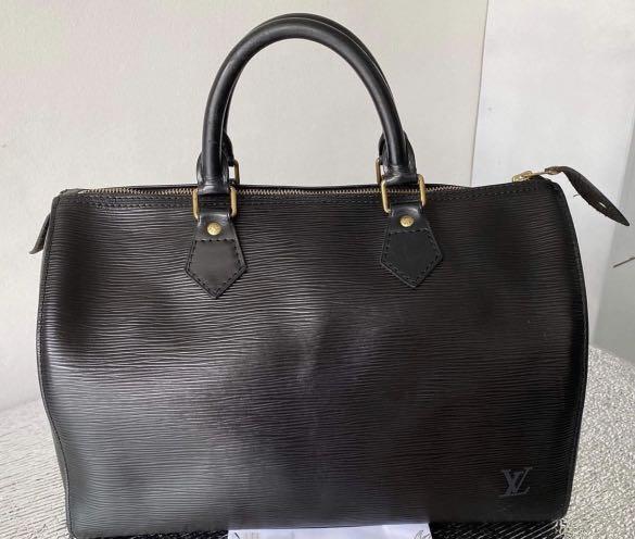 Louis Vuitton Epi Speedy 30 (Category: Luxury Bags & Wallets) located in Manila. Submitted by missielle (Listing ID 1174090072, Image 1). Description: 100% Guaranteed Authentic Excellent condition! Disclaimer: MISIELLE is not affiliated or associated with LOUIS VUITTON. All copyrights reserved to the original brand holders..