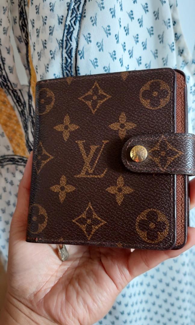 Louis Vuitton Monogram Bifold Compact Snap Wallet