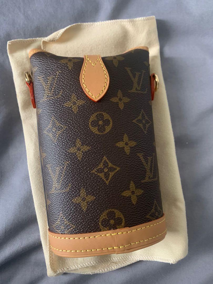 Louis Vuitton Fold Me Pouch, 名牌, 手袋及銀包- Carousell