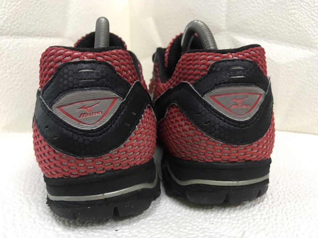 Mizuno wave hotsell harrier 3