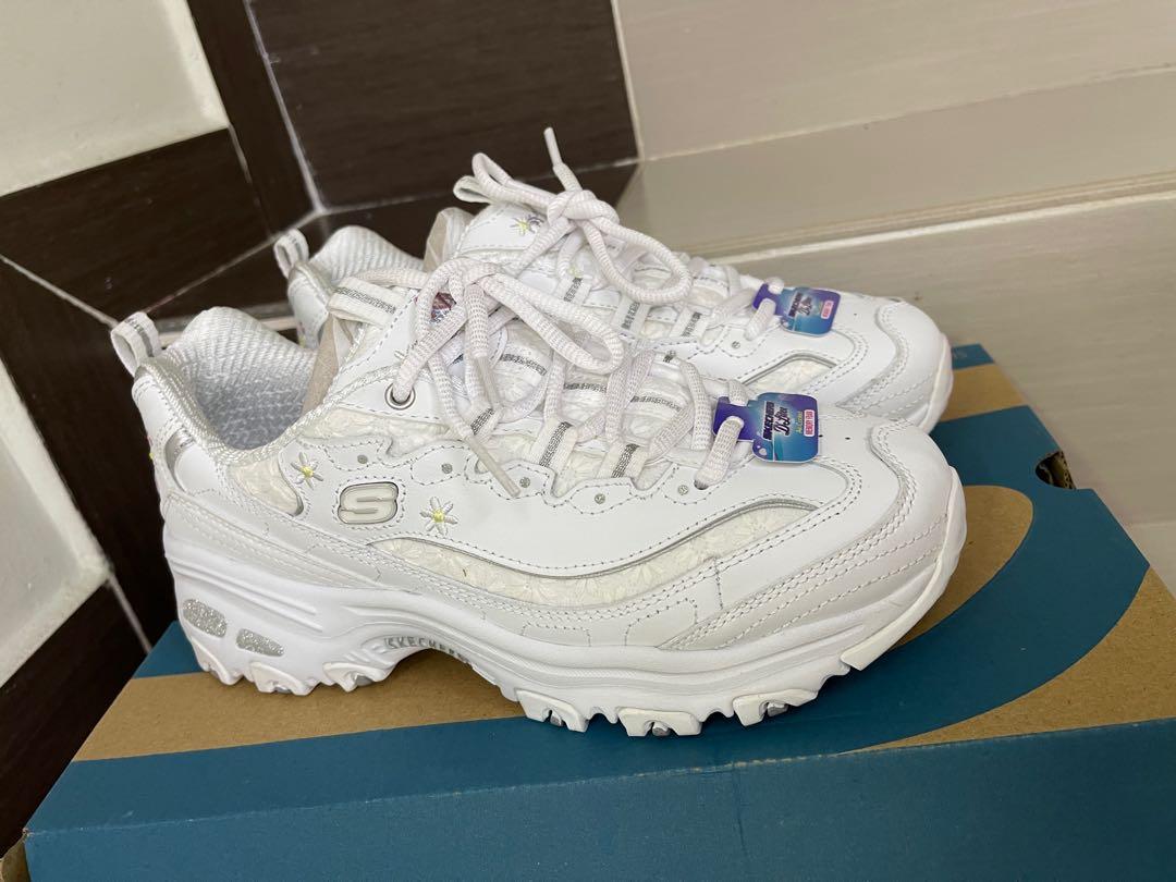 Solid outlet white skechers
