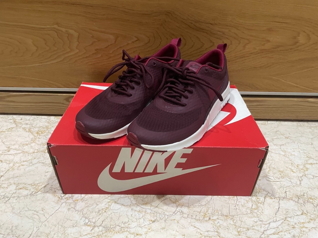Maroon thea nike sales