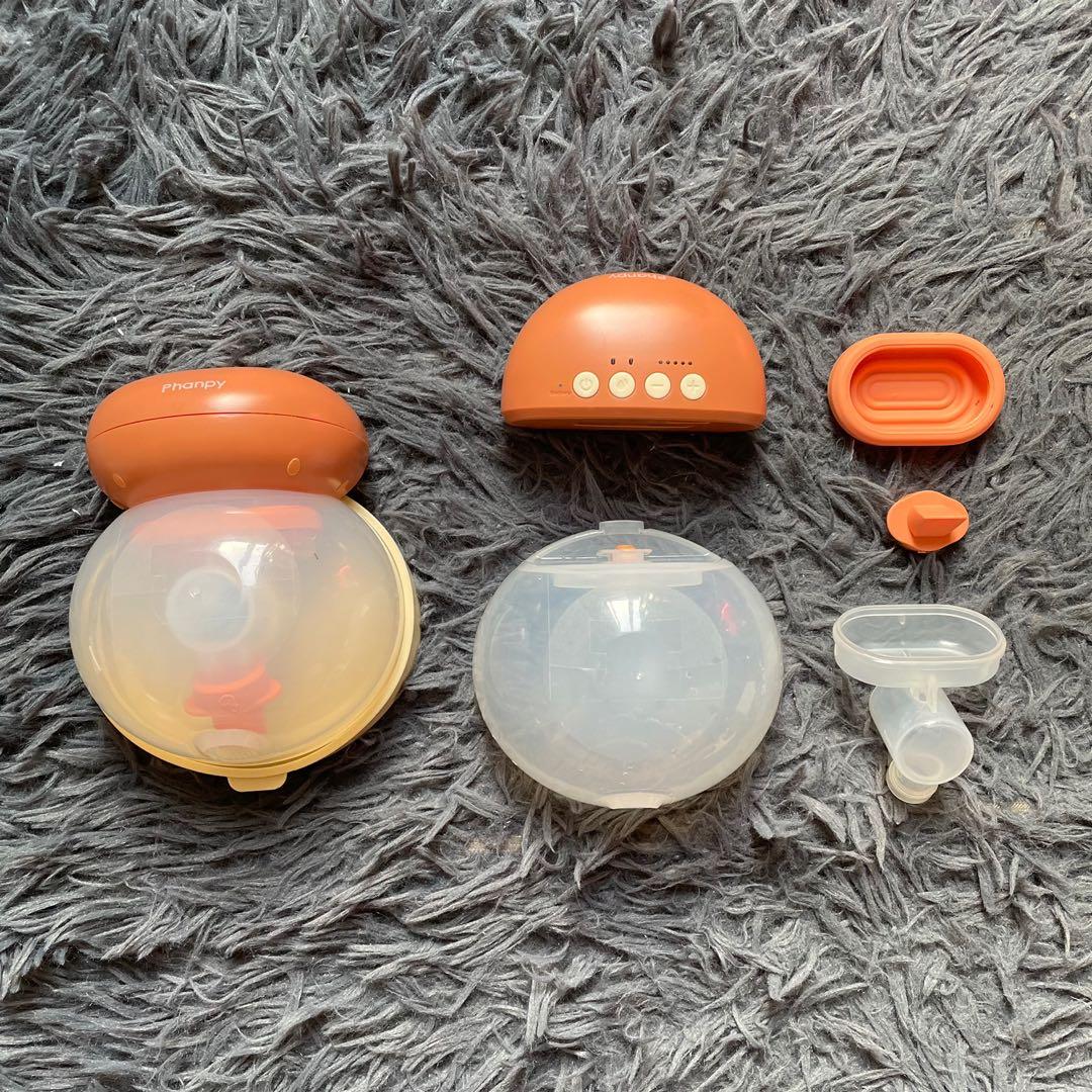 Phanpy Wearable Pump (Category: Breastfeeding & Bottle Feeding) located in Quezon City. Submitted by hnplnclvr (Listing ID 1174024394, Image 1). Description: 1 unit for 2,100 2 unit for 4,100 Inclusions per box/unit: 1 Main pump unit 3 breast shields (21mm PP, 24mm PP, and 24mm silicone) 1 cup 1 Tee joint connector 1 Silicon airbag / Backflow membrane 2 duck bill valves 2 Cup sealing rings 1 charging cord (Type C) Features: - closed system - Flan