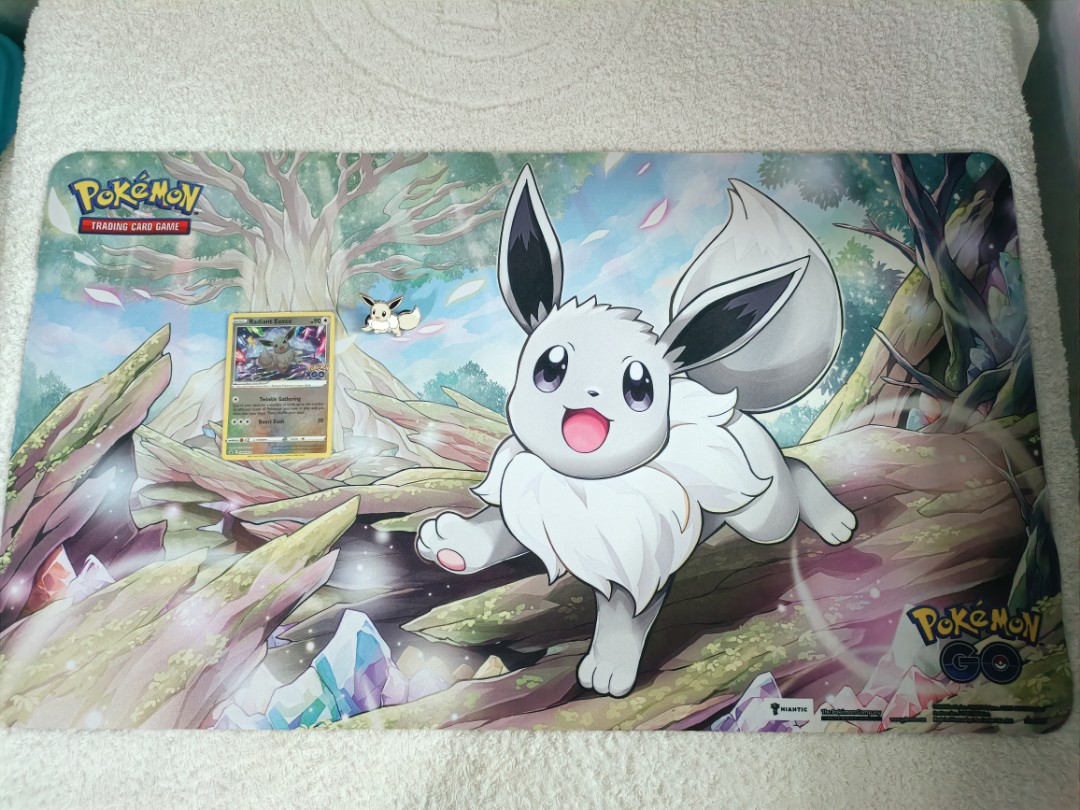 Radiant Eevee Premium Collection (Playmat / Promo SWSH230 / Pin
