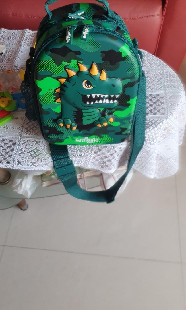Smiggle dinosaur lunch best sale bag