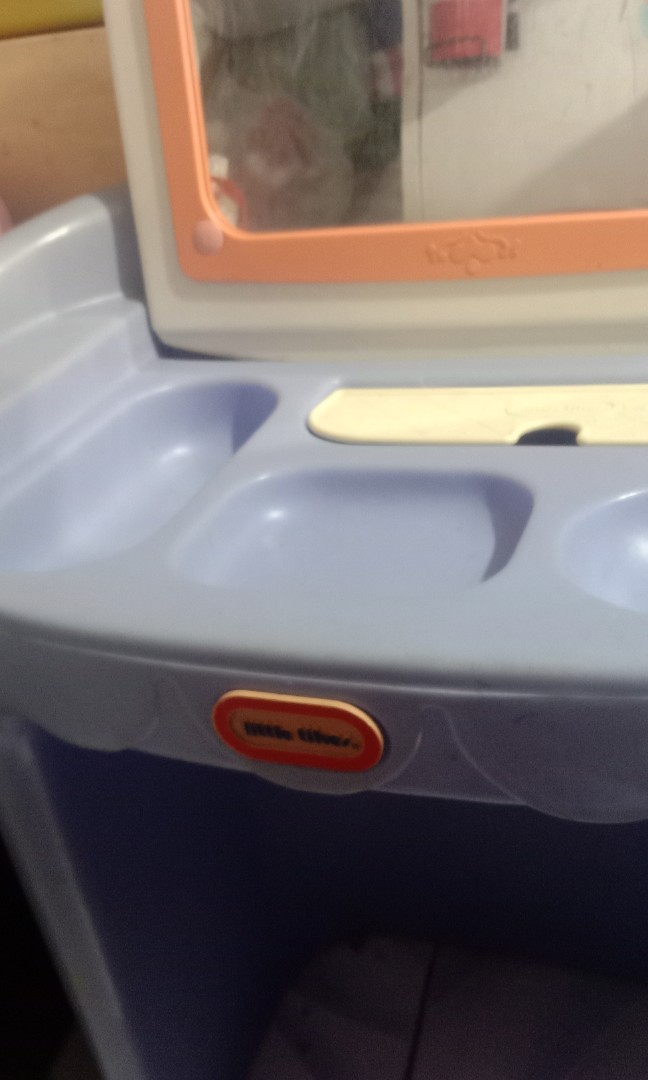 Vanity little tikes, Babies & Kids, Bathing & Changing, Bathtub & Bath