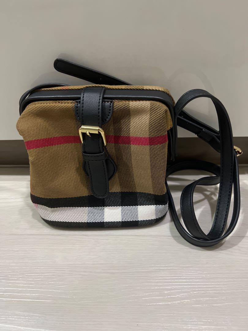 Very nice shoulder bag, Women's Fashion, Bags & Wallets, Shoulder Bags