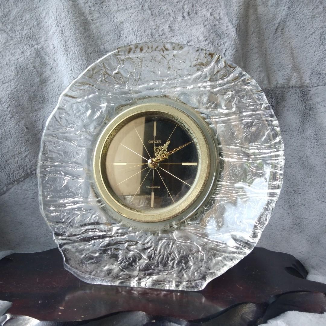 VINTAGE CITIZEN CRYSTAL PLATE TRANSISTOR TABLE CLOCK (Category: Clocks) located in Bulacan. Submitted by sakurajade (Listing ID 1174029559, Image 2). Description: VINTAGE CITIZEN CRYSTAL PLATE TRANSISTOR TABLE CLOCK Price: WAS P1,650 NOW P1,300 ✅️ New Arrival Preloved Japan Items ✅️ Good condition, decorative ✅️ Material: Thick glass ✅️ Issue: Minimal scratches, signs of old ages ✅️ Cheaper price and affordable ✅️ Shipping charges may apply/Pick-