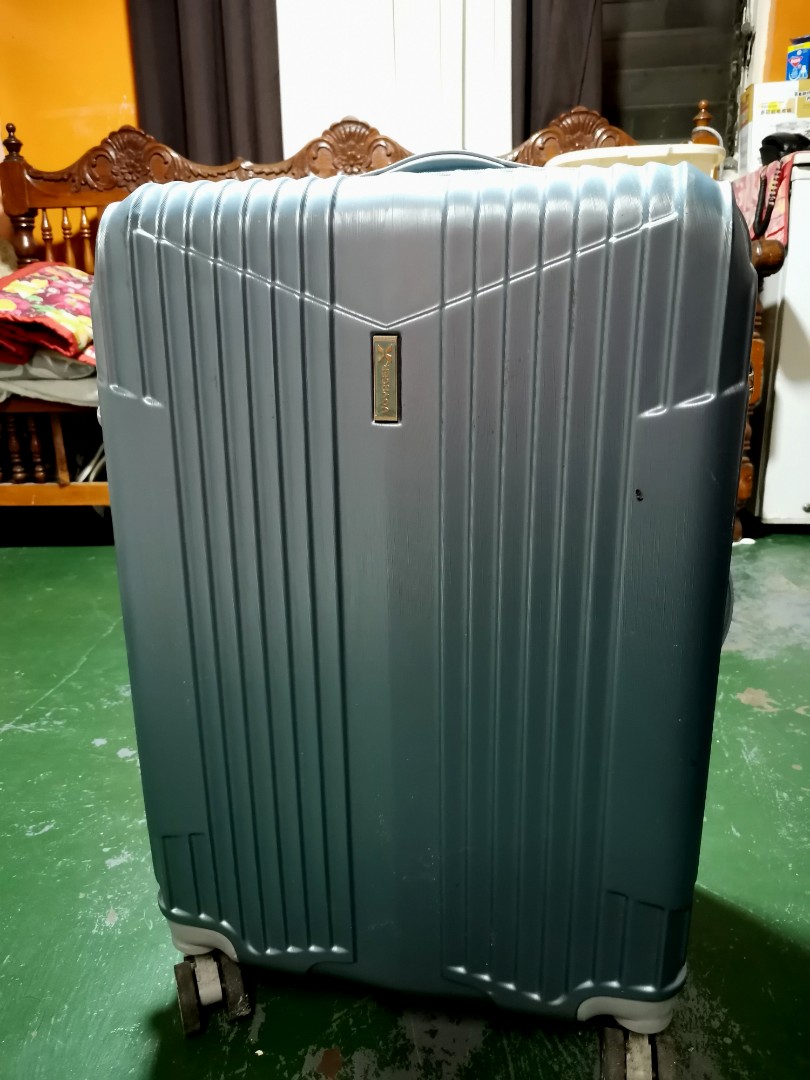 Voyager Luggage 2024 kgs., Hobbies & Toys, Travel, Luggage on Carousell