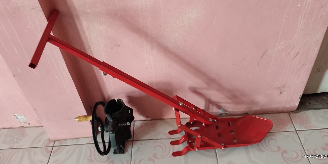 Weeder cultivator manual, Commercial & Industrial, Construction Tools & Equipment on Carousell