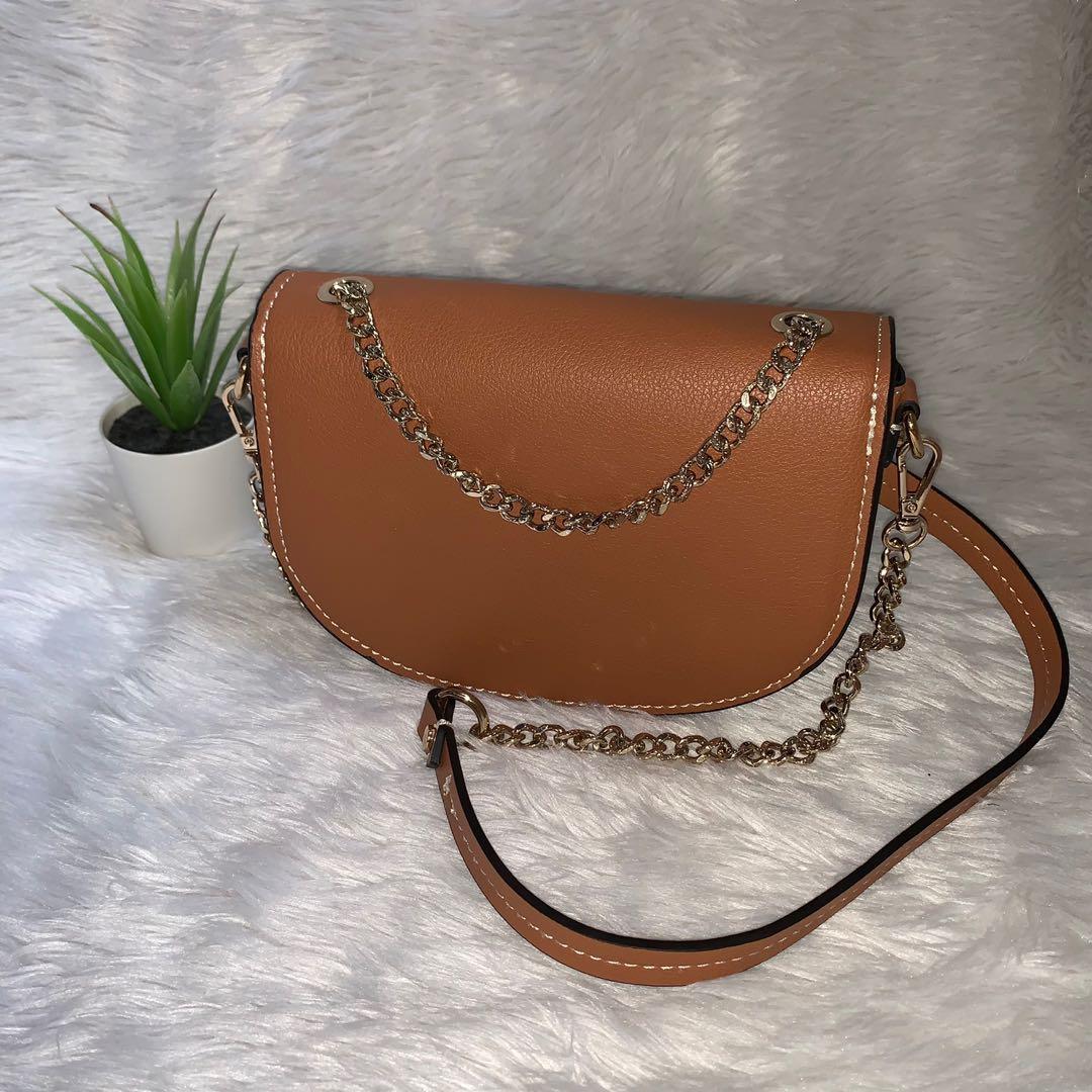 Zara oval hotsell leather crossbody bag