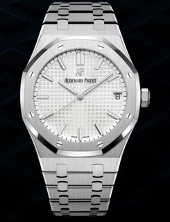 (Category: ) located in . Submitted by Luxuriholic (Listing ID 1174291493, Image 1). Description: .