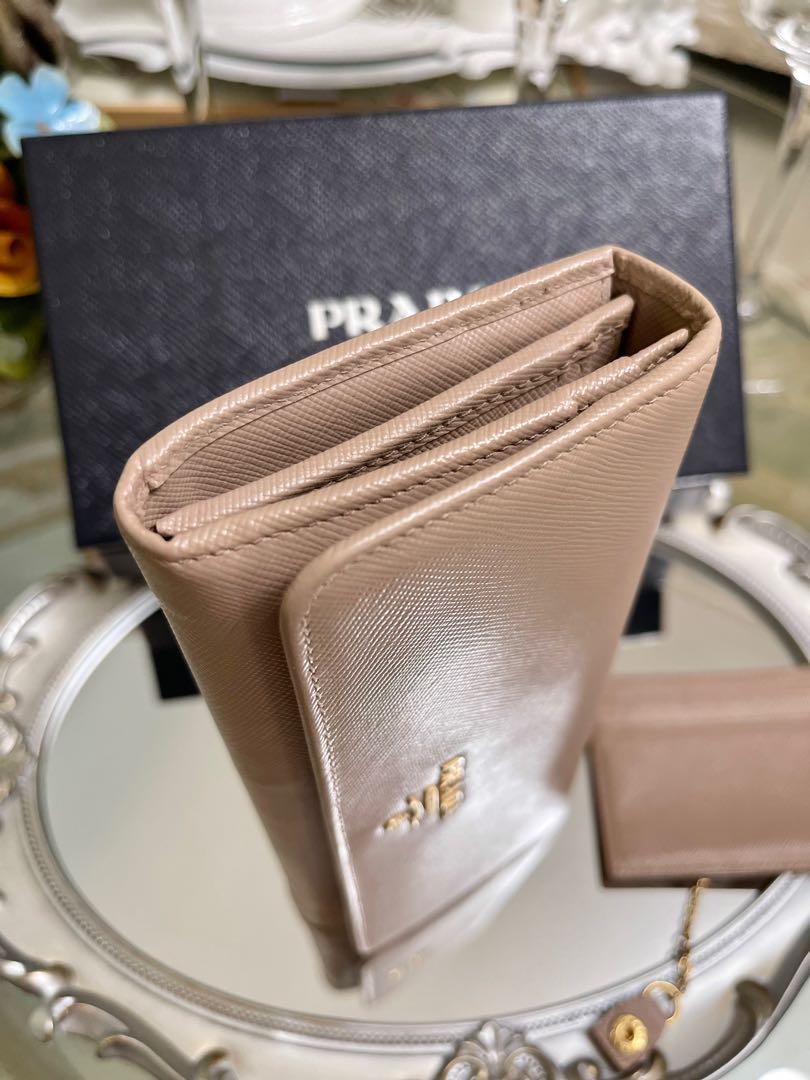 Prada Saffiano Continental Wallet on Chain Bag (SHF-kBg0Ps) – LuxeDH